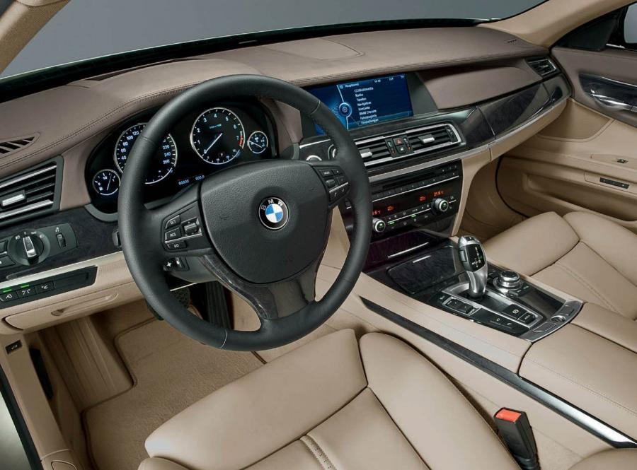  BMW 7-Series 2009 года  (фото 159 из 167)